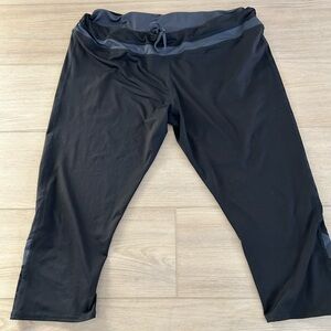 LL Bean Cropped Leggings